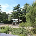 Godena 로비니