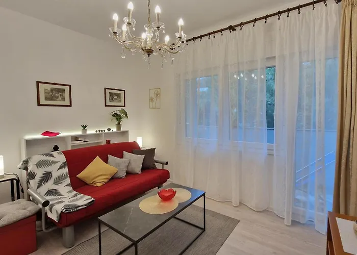 Апартаменты Godena Ровинь