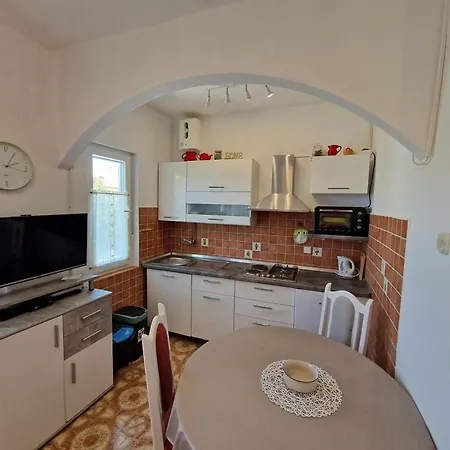 Apartment Godena *