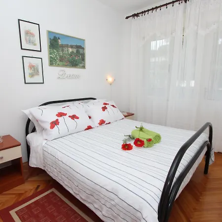Godena דירה *